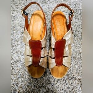 CHIE MIHARA 38.5 GOLD LEATHER AND WOODEN HEEL size 8